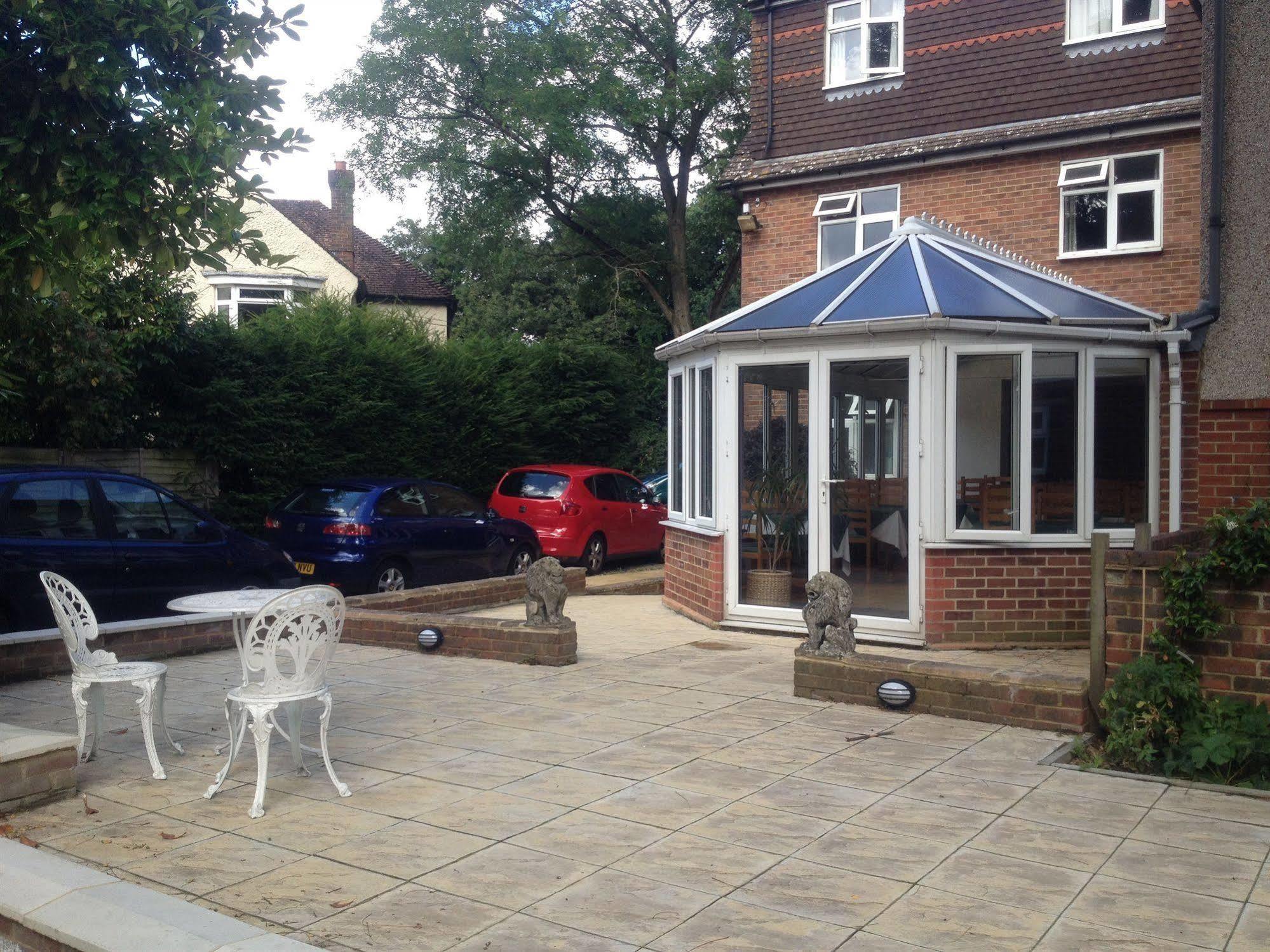Gainsborough Lodge Horley Exterior foto